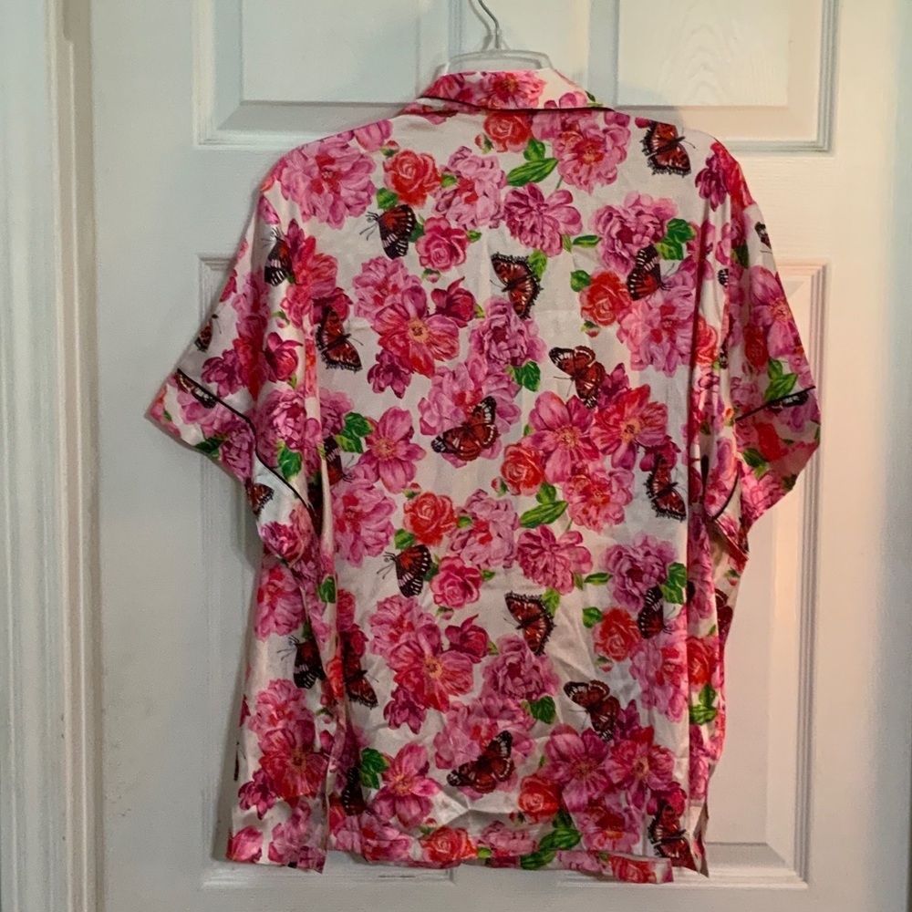 Victoria's Secret Butterfly Floral Shortie Pajamas - Picture 4 of 6